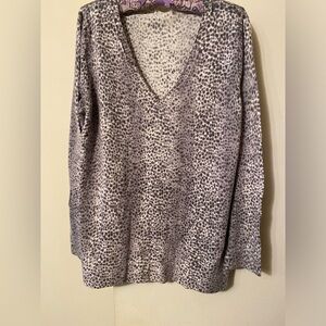 Grays/white muted spotted lightweight sweater. Soft, simple, no tags. XL/1X $18